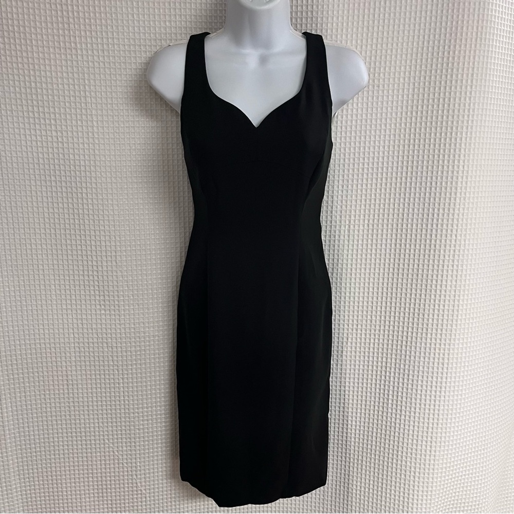 White House Black market ladies black knee length sheath dress size 8p￼